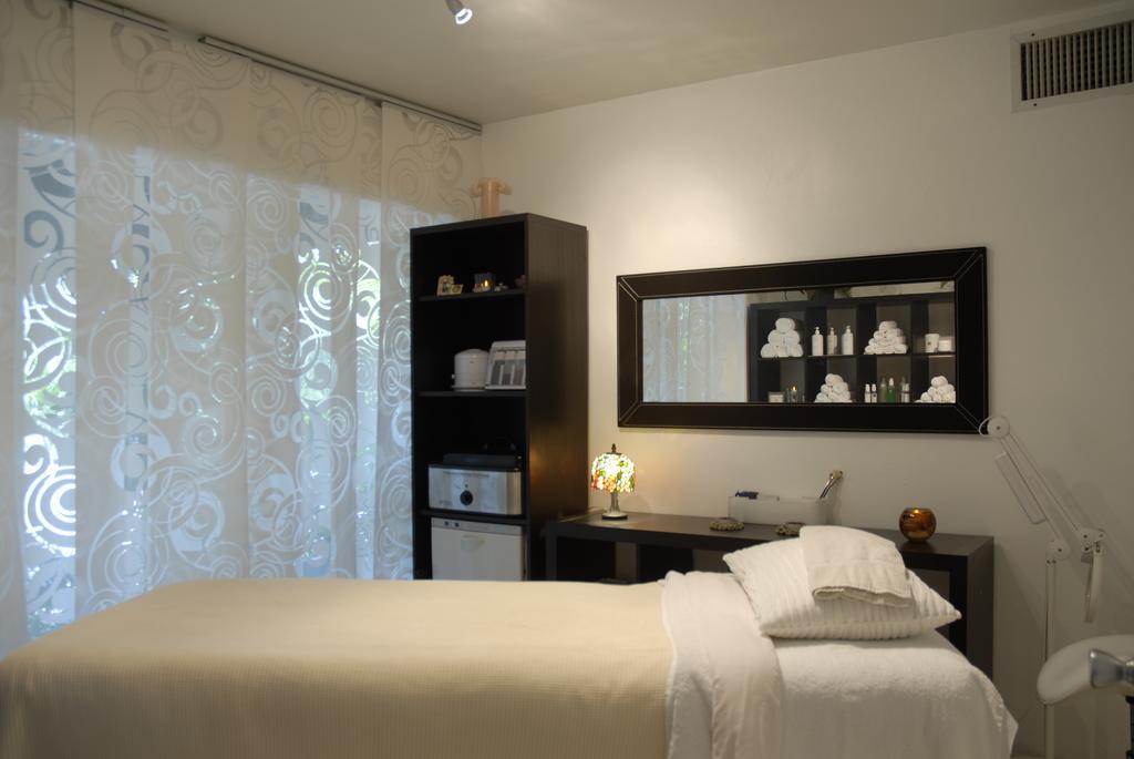 The Cabanas Guesthouse & Spa - Gay Resort Catering To Gay Men Oakland Park Exterior foto