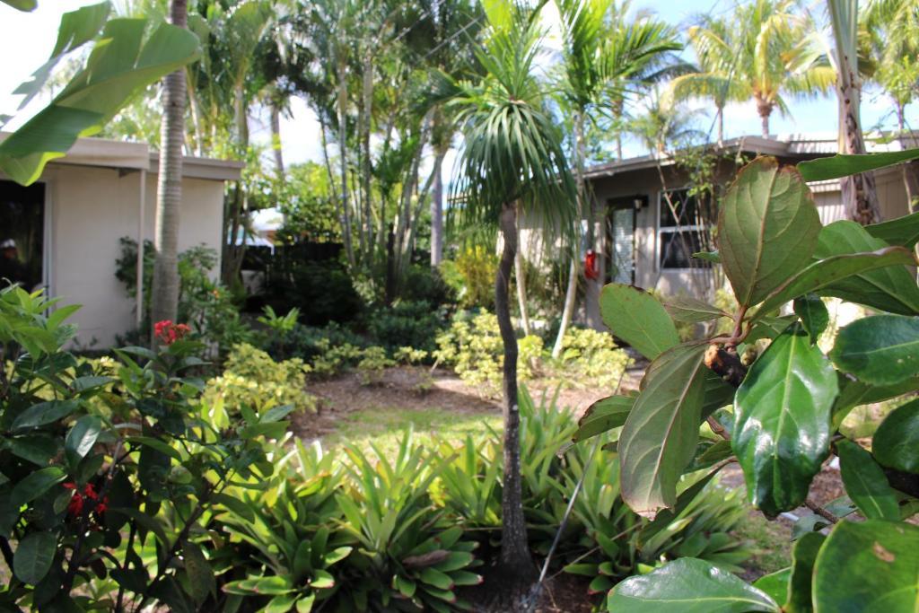 The Cabanas Guesthouse & Spa - Gay Resort Catering To Gay Men Oakland Park Exterior foto